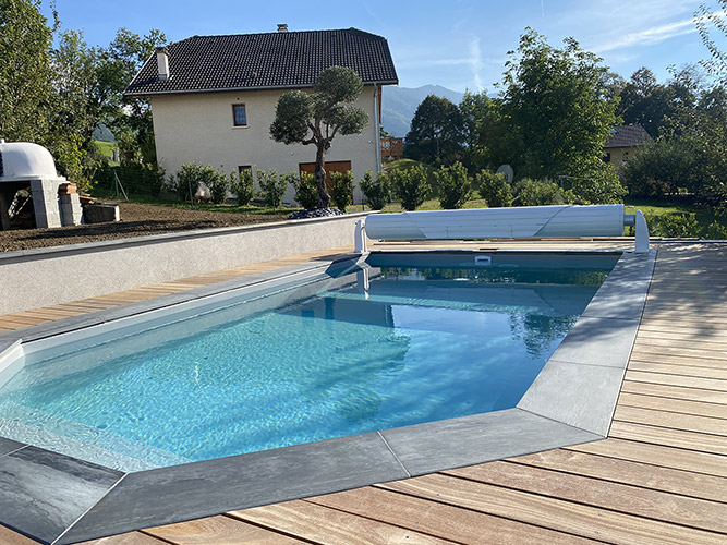 Piscine en bois hors sol à Morestel